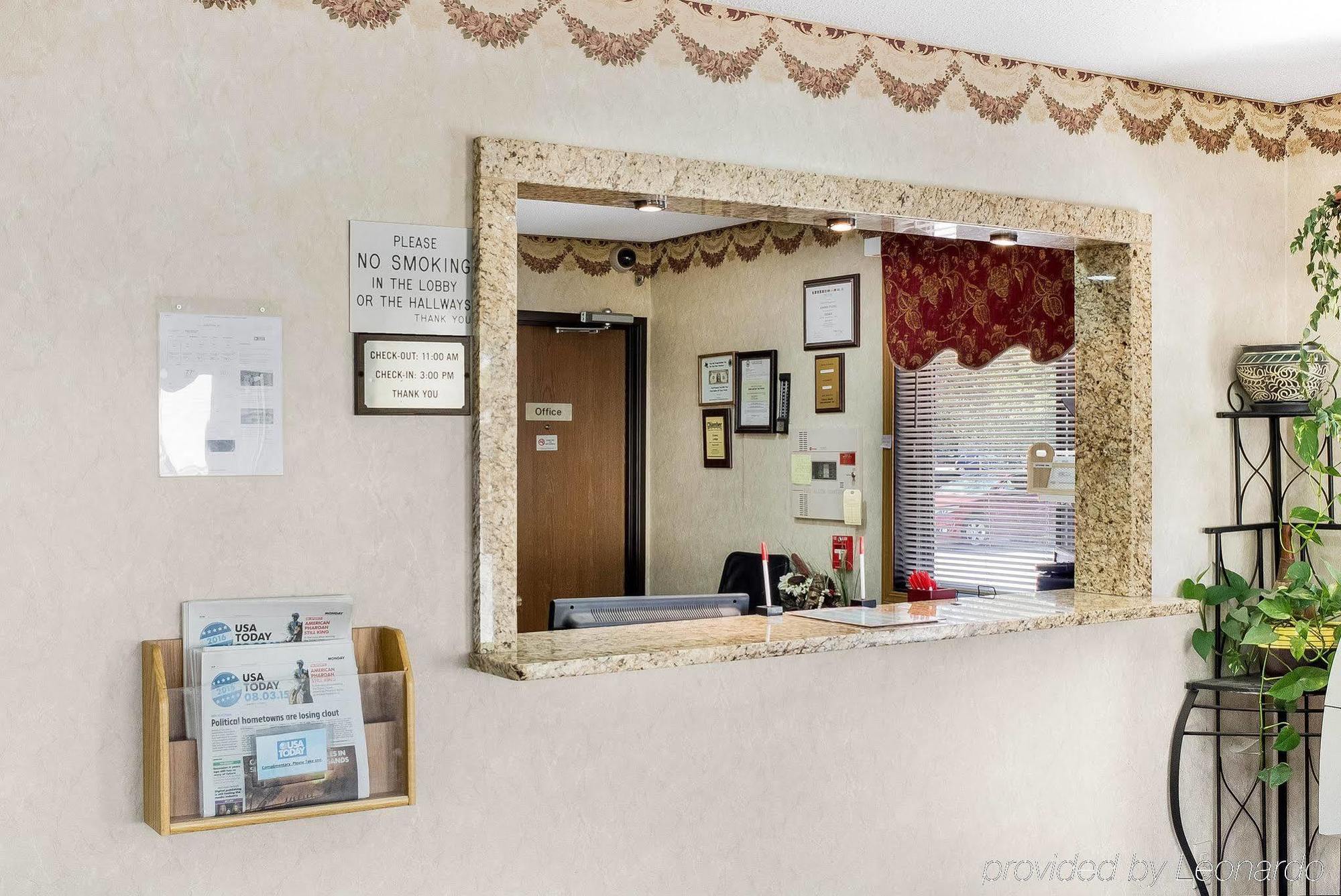 Econo Lodge Grand Forks Esterno foto