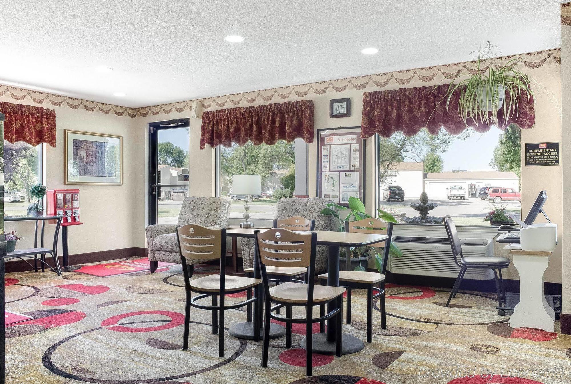 Econo Lodge Grand Forks Esterno foto