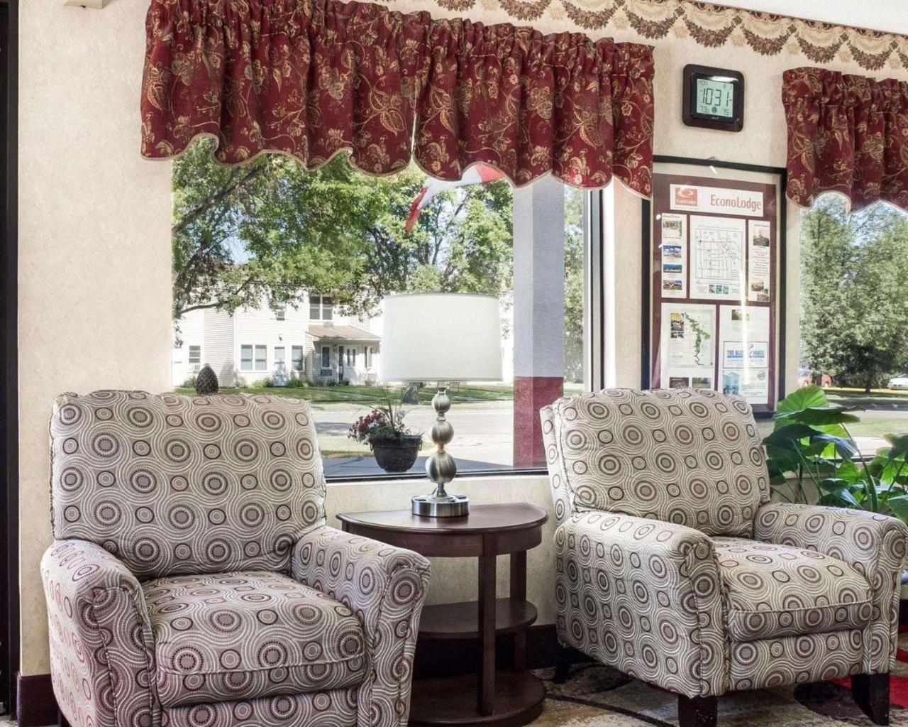 Econo Lodge Grand Forks Esterno foto