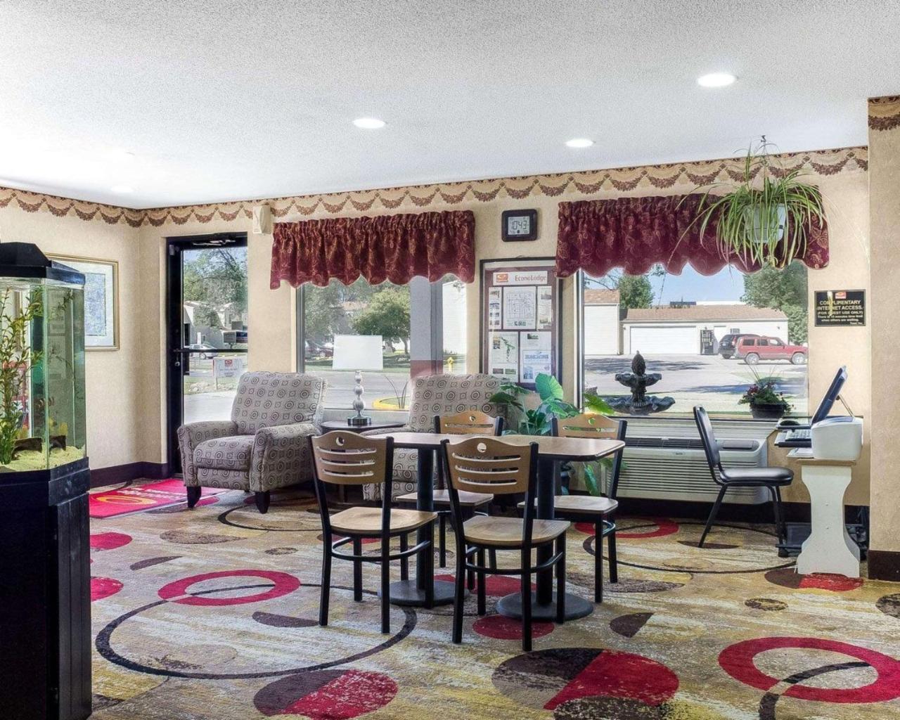 Econo Lodge Grand Forks Esterno foto