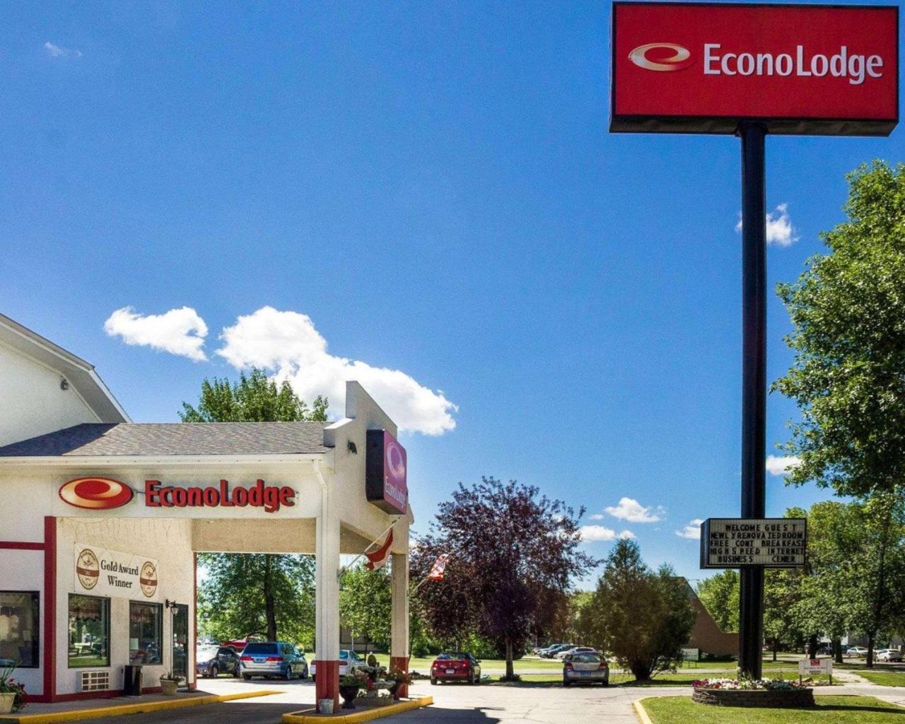 Econo Lodge Grand Forks Esterno foto